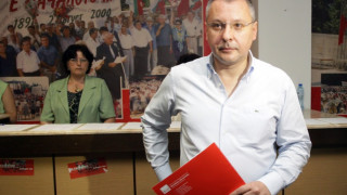 Станишев: Заменят един скандал с друг