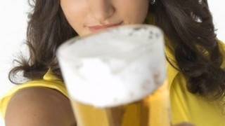 Дамите минават на плодова бира