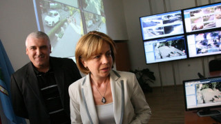 Фандъкова прибира 2000 кучета до края на годината
