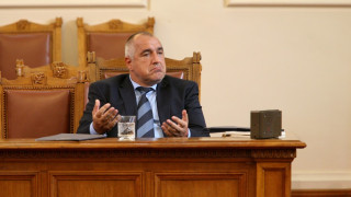 Гласуват вота на недоверие срещу кабинета