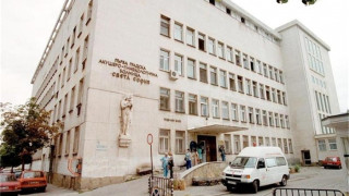 Махат шефа на Първа АГ за паднала върху бебе мазилка