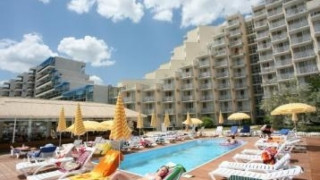 Такситата в Албена жилят с 10 лв./км