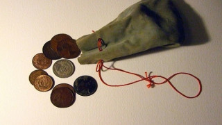 Натискат Испания за дълг отпреди 400 г.