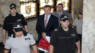 Гледат мярката на Алексей Петров