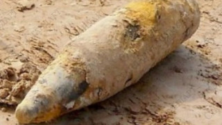  Работници намериха снаряди край болница