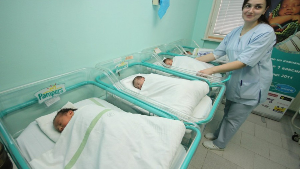 Спасиха две бебета по половин килограм | StandartNews.com