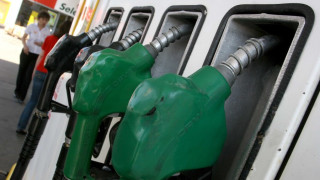 Две евро за литър А95 по гръцките курорти