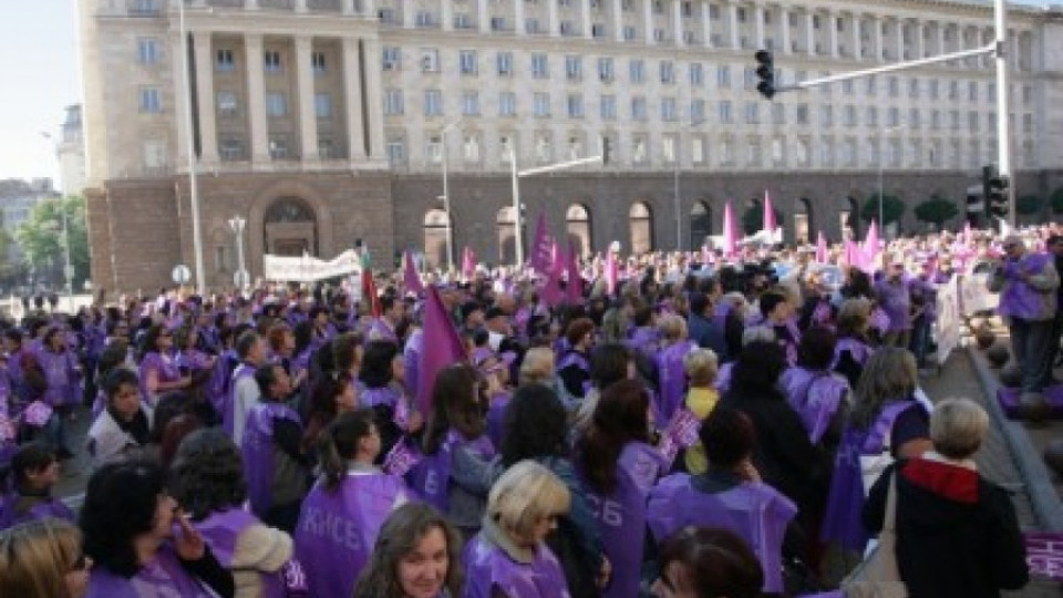 Отново палят боклука в Неапол | StandartNews.com