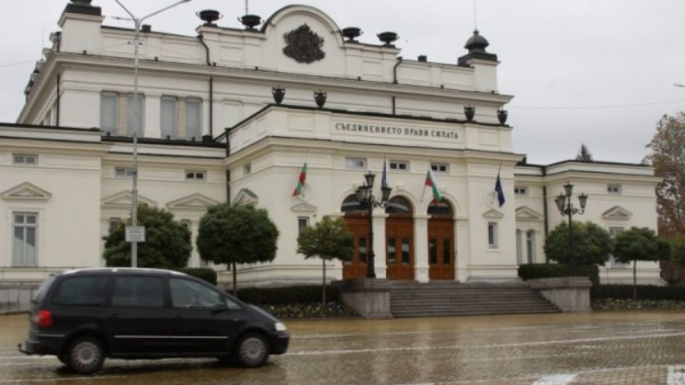 ПОЛИЦИЯТА ПРАТИ ПОДКРЕПЛЕНИЕ ПРЕД ПЕТО РПУ | StandartNews.com