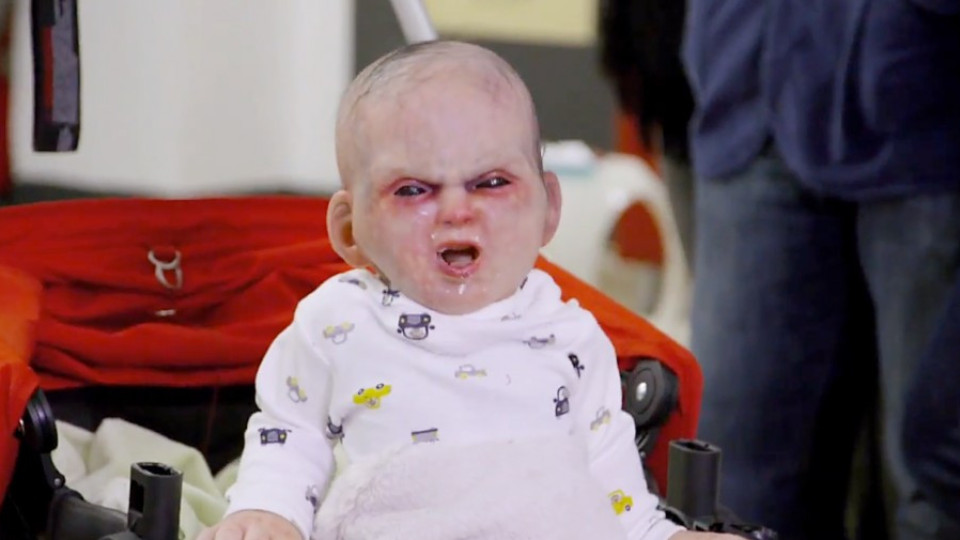 ВИДЕО: Дяволско бебе шашна жителите на Ню Йорк | StandartNews.com