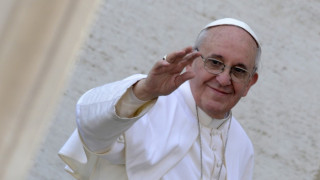 Папата кани влюбени за Свети Валентин
