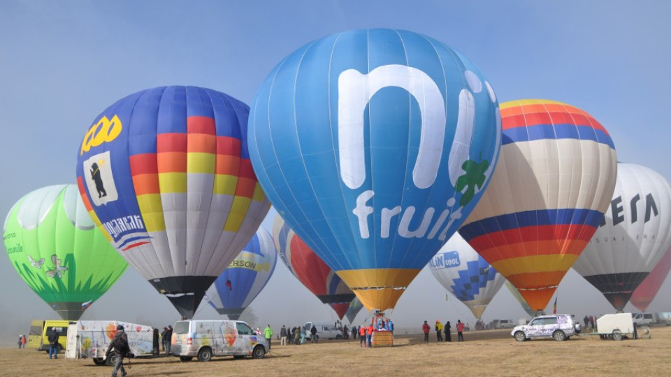 Балони вдигнаха адреналина над Разлог | StandartNews.com
