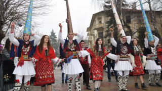 Разлог праща чауши да прогонят злото от Перник