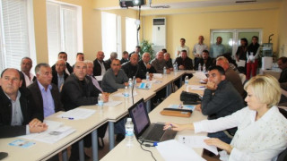 Обучават общинарите в Момчилград на публичен имидж и делова етика