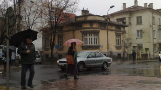 Валежи от дъжд и сняг през уикенда