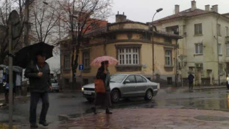 Валежи от дъжд и сняг през уикенда | StandartNews.com