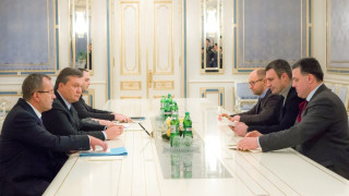 Янукович предложи премиерския пост на опозицията