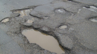 Кмет вдига село на бунт заради разбити улици