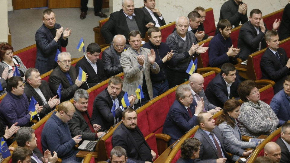 Паднаха крайните закони срещу протестите в Украйна | StandartNews.com