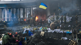 Първата оставка не спря бунта в Украйна