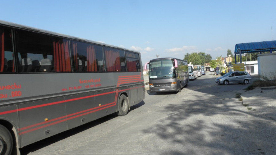 Протестът на автобусите и камионите се отлага | StandartNews.com