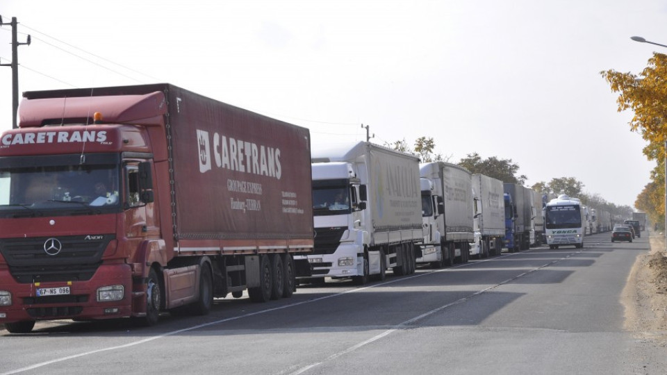 Задават се проблеми на превозвачите ни с Турция | StandartNews.com