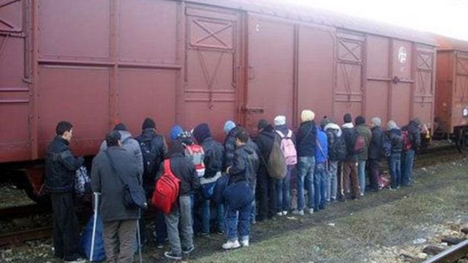 Брюксел: Още пари на България за бежанците | StandartNews.com