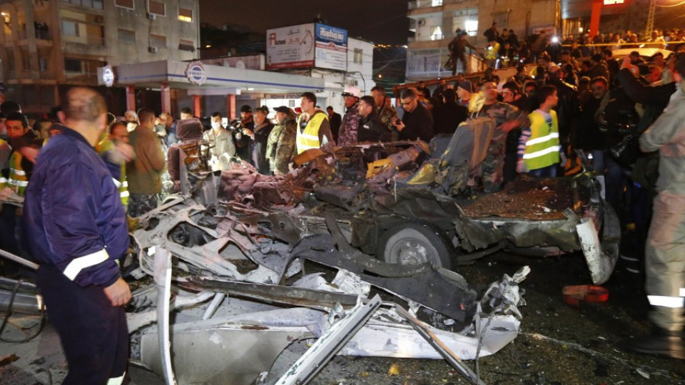 Камикадзе взриви миниван в Бейрут | StandartNews.com
