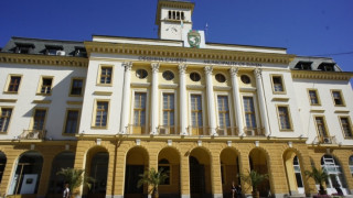 ГЕРБ и БСП в спор за заплатите на съветниците в Сливен