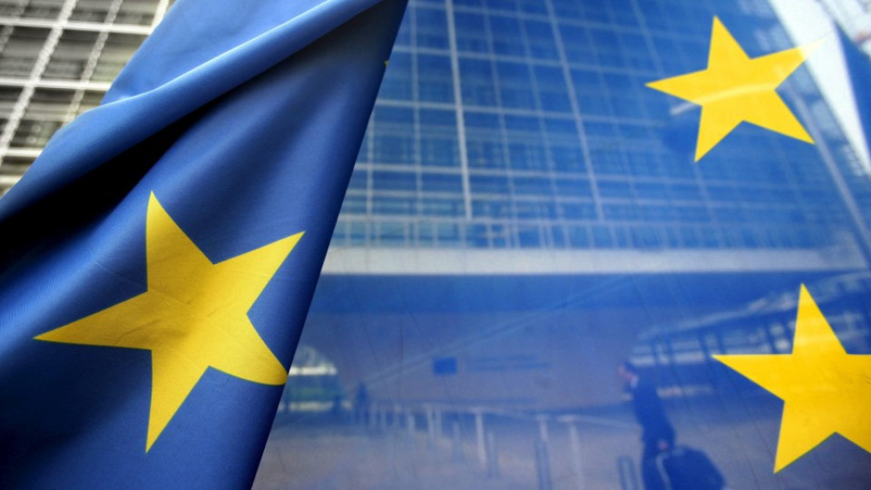 Брюксел на червено, отлага европарите | StandartNews.com