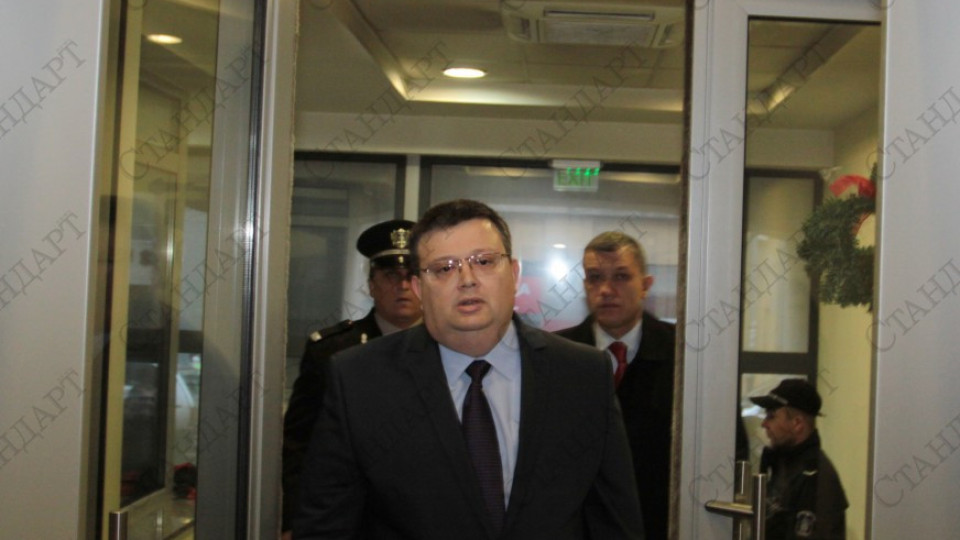 Цацаров: Росен Плевнелиев не е обект на разследване | StandartNews.com
