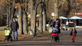 ДРОМ: Детски само за пълнолетни майки е дискриминация
