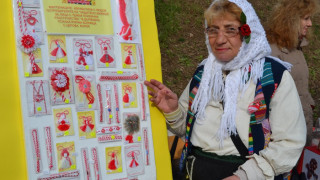 Болярите показват на Европа как се правят мартеници