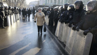 Кремъл: САЩ финансират хаоса в Украйна