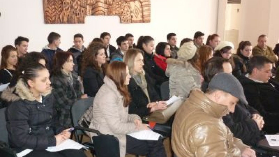 Ирландци обучават млади предприемачи в Ардино | StandartNews.com