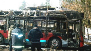 Взрив на газ унищожи два автобуса