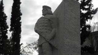 Местят паметника на Самуил в центъра на Кресна