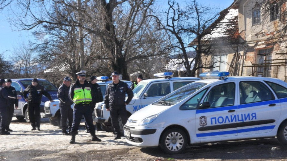 Патрули от жандармеристи поеха из село Медовница | StandartNews.com