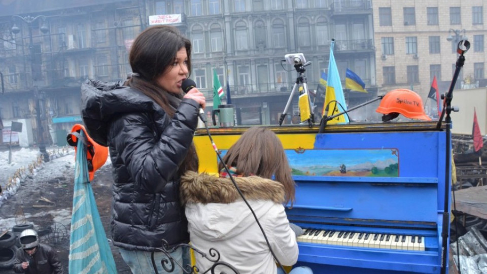 Руслана пя на барикадата | StandartNews.com