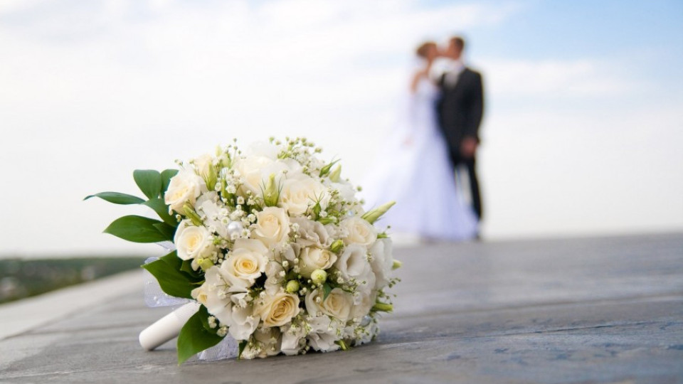 7 двойки се женят на Свети Валентин в Сливен | StandartNews.com