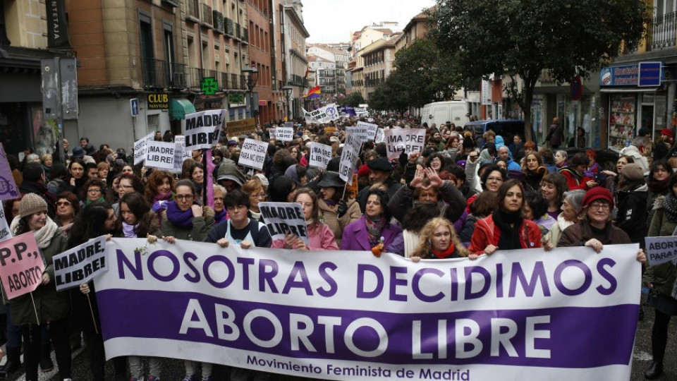 Испания забранява абортите по желание | StandartNews.com
