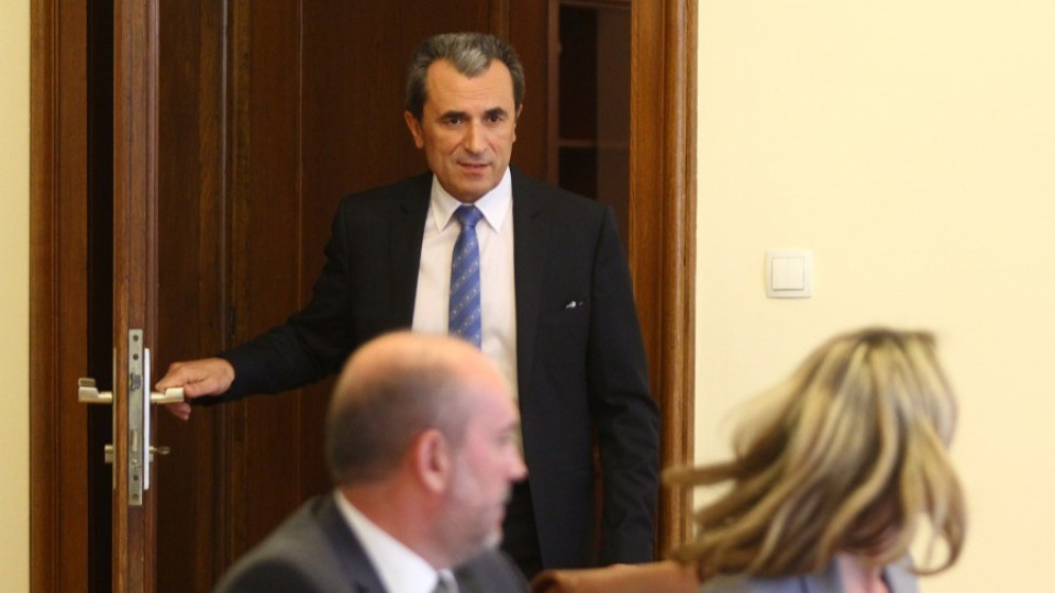 Стари заводи събраха Орешарски и Меркел | StandartNews.com