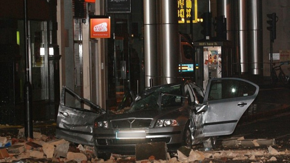Сграда се срути в центъра на Лондон | StandartNews.com
