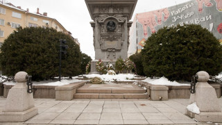 Възстановиха изцяло паметника на Левски