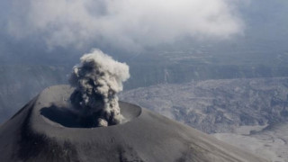 4-километров стълб пепел изхвърли вулкан на Камчатка