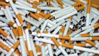 Спипаха нелегални цигари и алкохол в къща