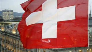 Франция обяви референдума в Швейцария за "самоубийство" 