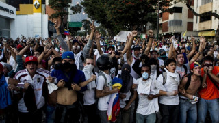 Каракас спира газа на протестиращите