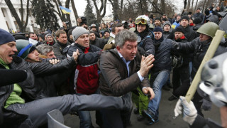 ОБЗОР: Украйна се разцепи