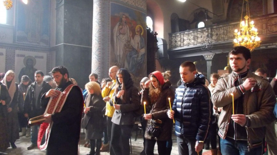 Украинците в Добрич се помолиха за жертвите на Майдана | StandartNews.com